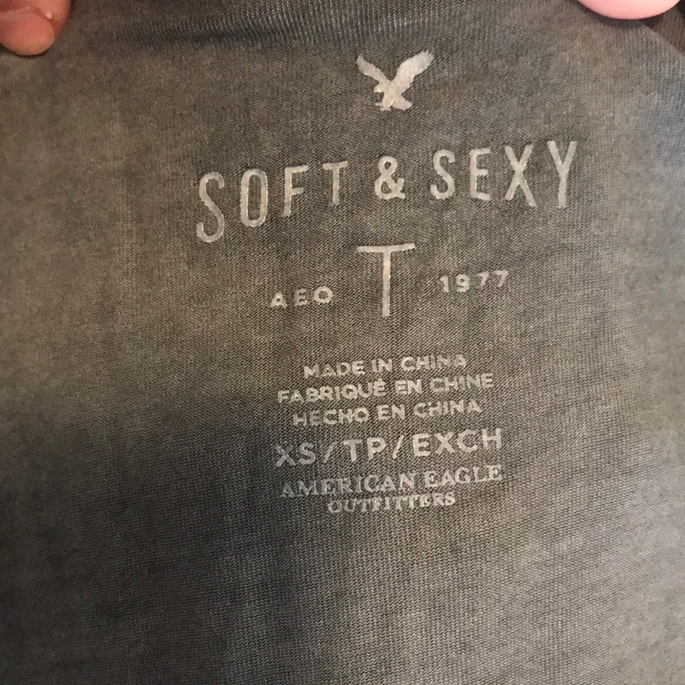 AMERICAN EAGLE SOFT AND SEXY TOP - Picture 3 of 3